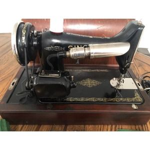 Antique Singer Portable Sewing Machine 15-91